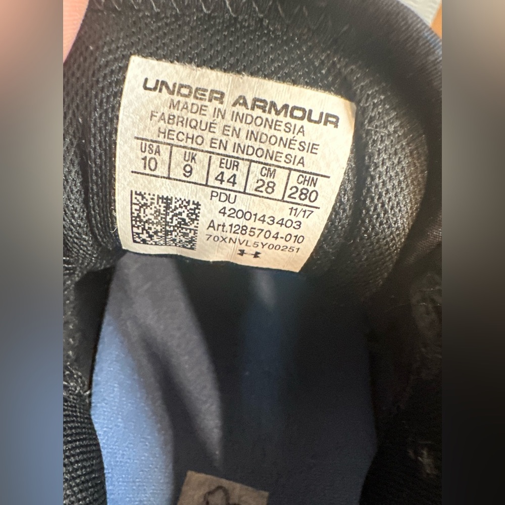 UNDER ARMOUR - Picture 7 of 7